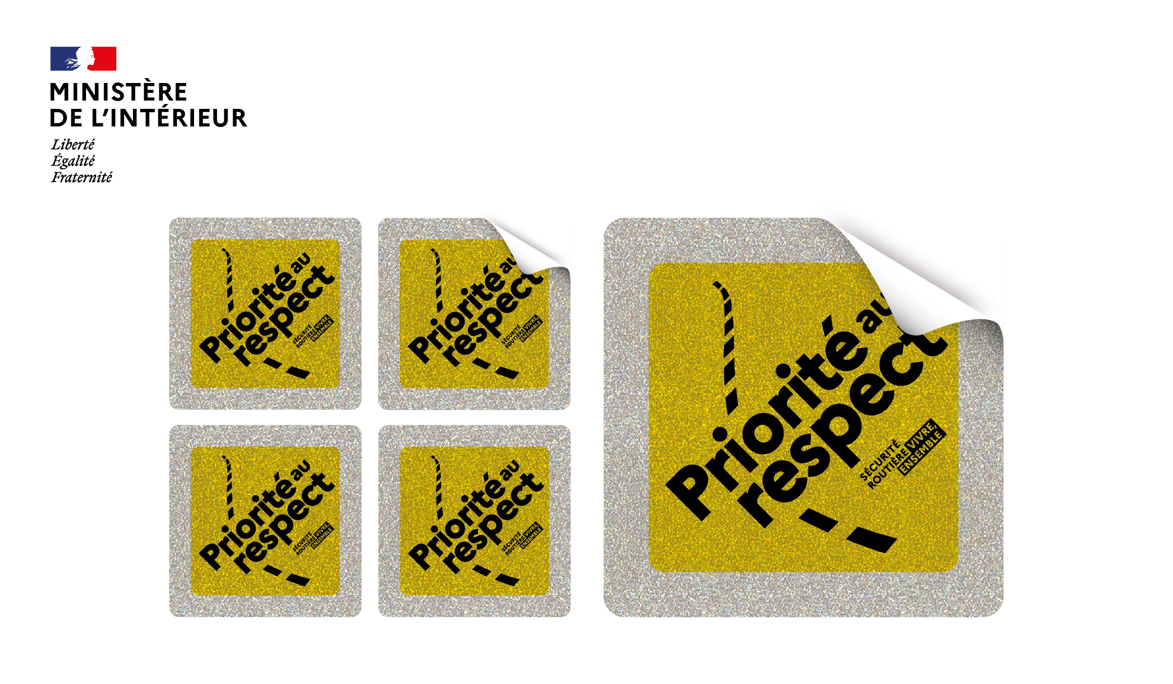 Support de communication : Lot de 5 Flashs carrés pour la campagne de sensibilisation « Priorité au respect » portée par la Sécurité Routière. Elle rappelle que le respect entre usagers est prioritaire sur la vitesse, l’ego ou la domination.